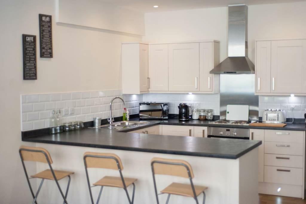 The Broadmead Forest - Spacious City Centre 3Bdr Apartment Бристоль Экстерьер фото